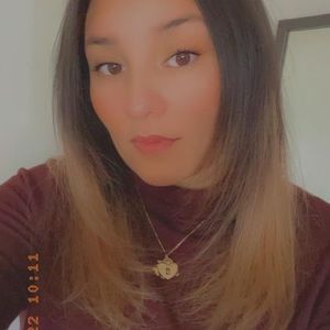 Meet your Posher, Becca